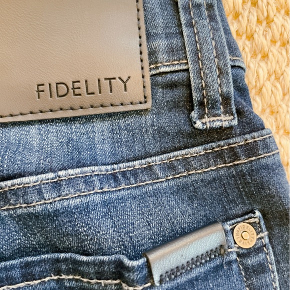 Fidelity Denim Men’s Jeans Size 30 – Medium Wash Straight Fit LIKE NEW - Picture 13 of 14
